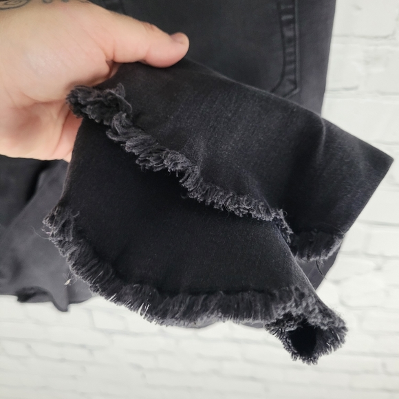 NANETTE by NANETTE LEPORE | Ellis Skinny distressed skinny stretch crop  jeans - Picture 5 of 9